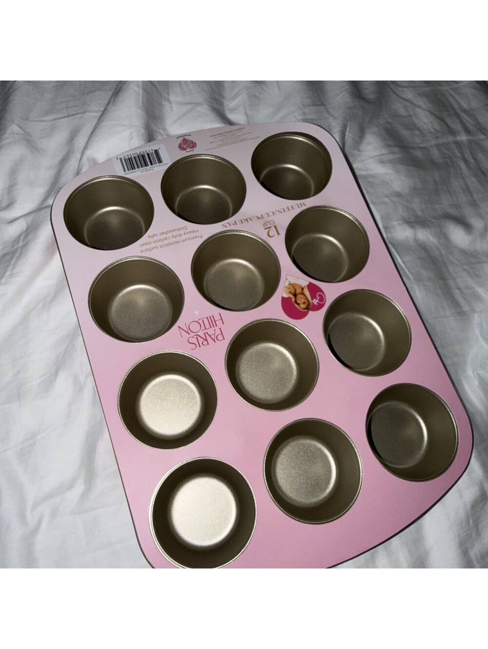PARIS HILTON MUFFIN/CUPCAKE PAN X12 pink   PARIS HILTON PAN